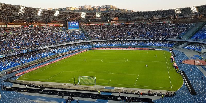 Sân vận động biểu tượng của Napoli