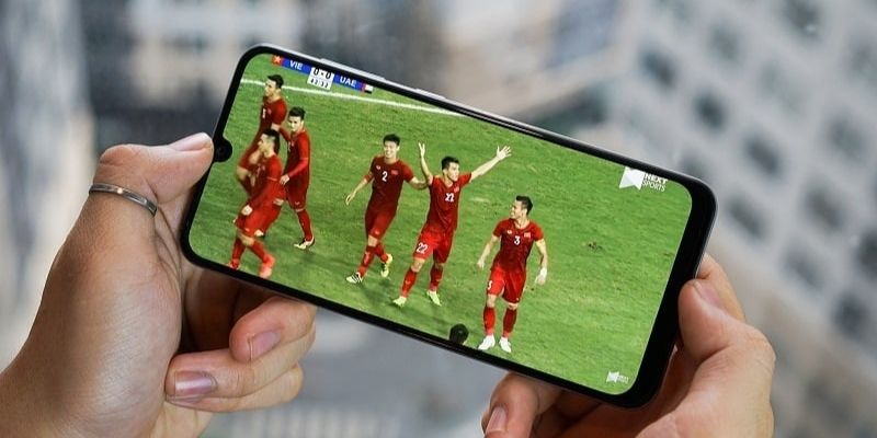 Sử dụng trên điện thoại mọi lúc mọi nơi để cập nhật nhanh chóng
